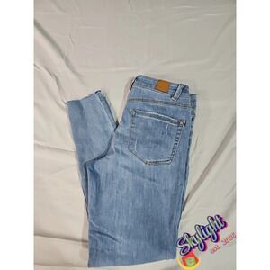 Jolt Women Blue Light Wash Distressed Jeans Rips Mid Rise Stretch Size 7 28x27